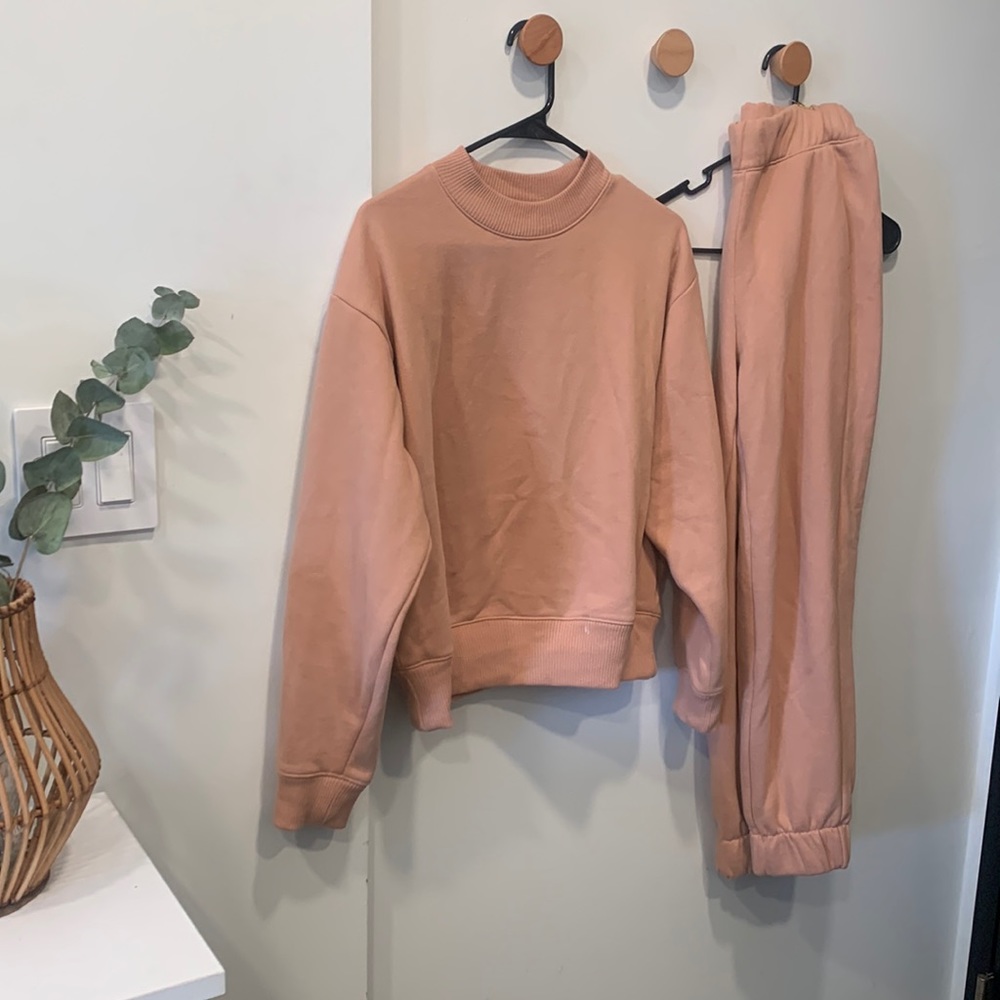 Sweatsuit, new without tags, bottoms are xs but actually fit a small/medium